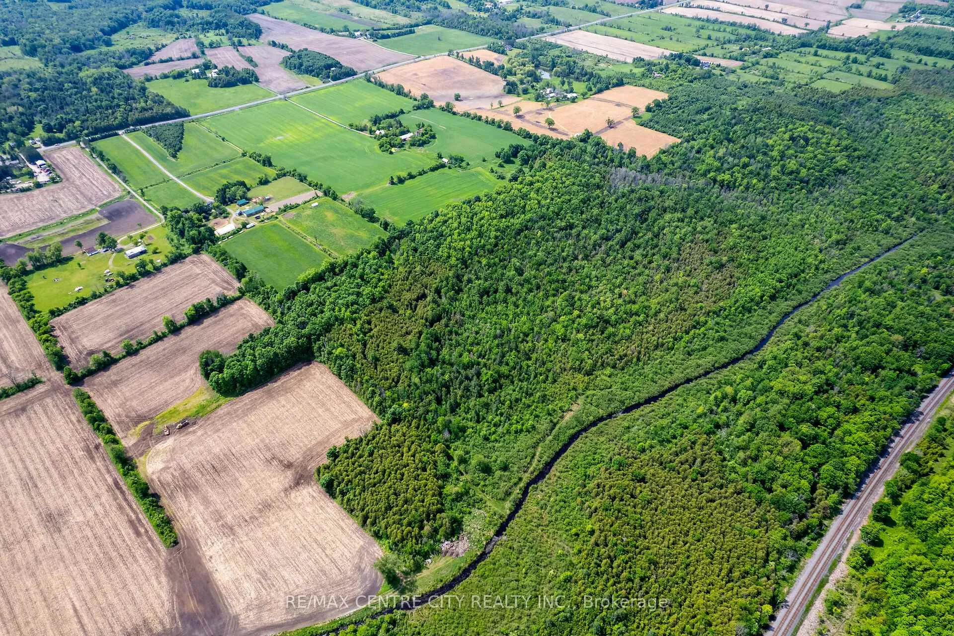 Photo 8 of 19637 County Road 25, South Glengarry, South Glengarry (Charlottenburgh) Twp — HOMEH
