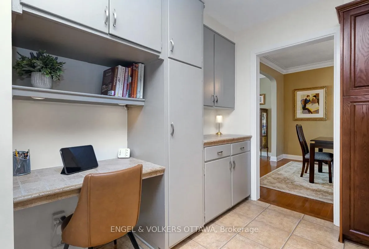 Photo 12 of 10 Rock Avenue, Ottawa, Lindenlea — HOMEH