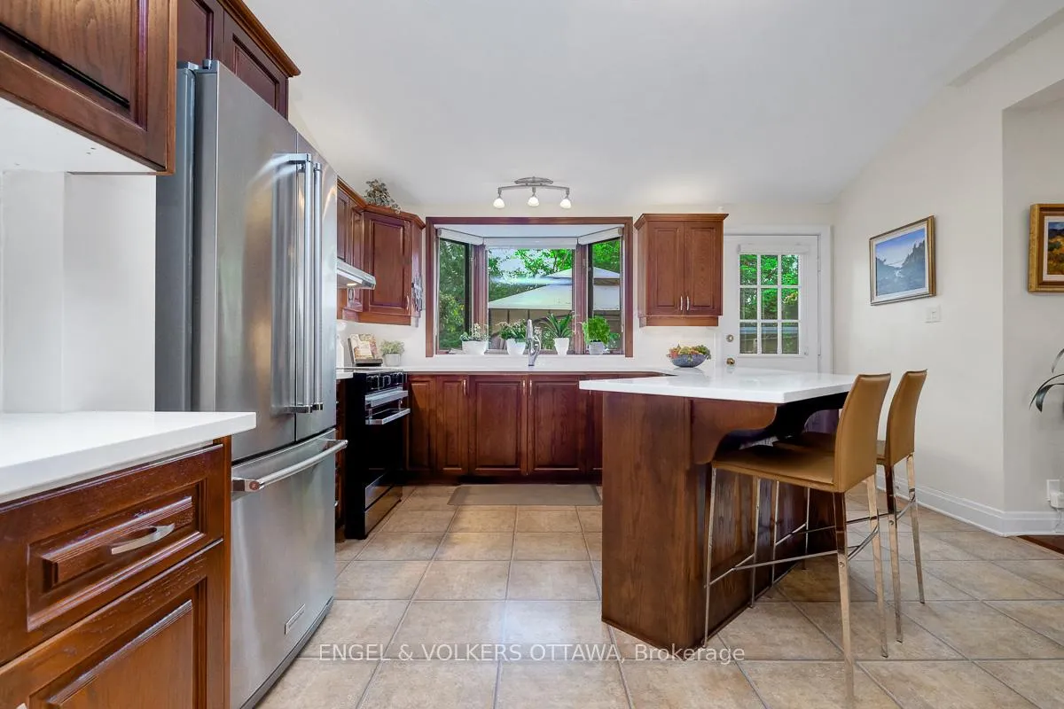 Photo 15 of 10 Rock Avenue, Ottawa, Lindenlea — HOMEH