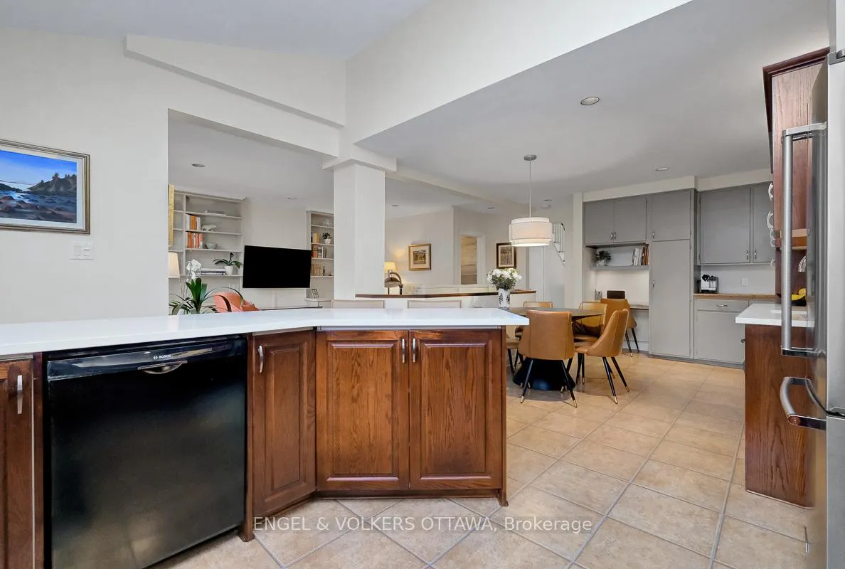 Photo 19 of 10 Rock Avenue, Ottawa, Lindenlea — HOMEH