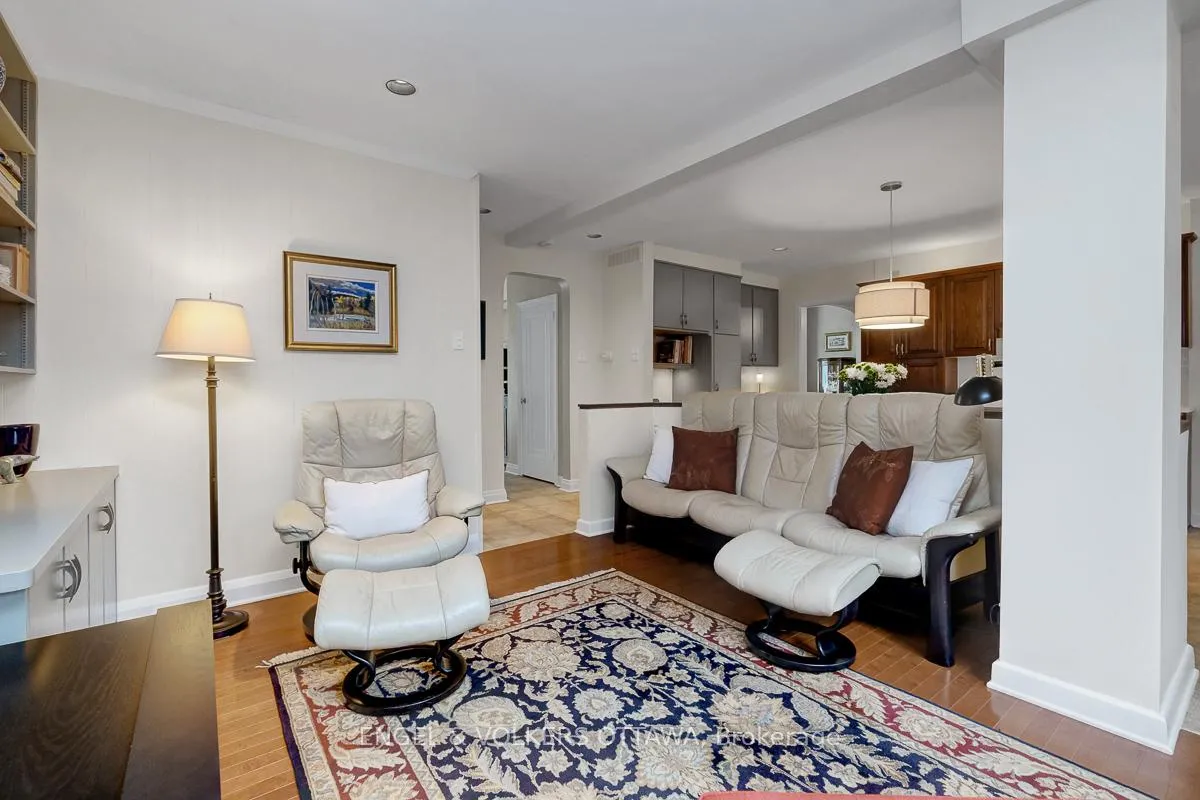 Photo 21 of 10 Rock Avenue, Ottawa, Lindenlea — HOMEH