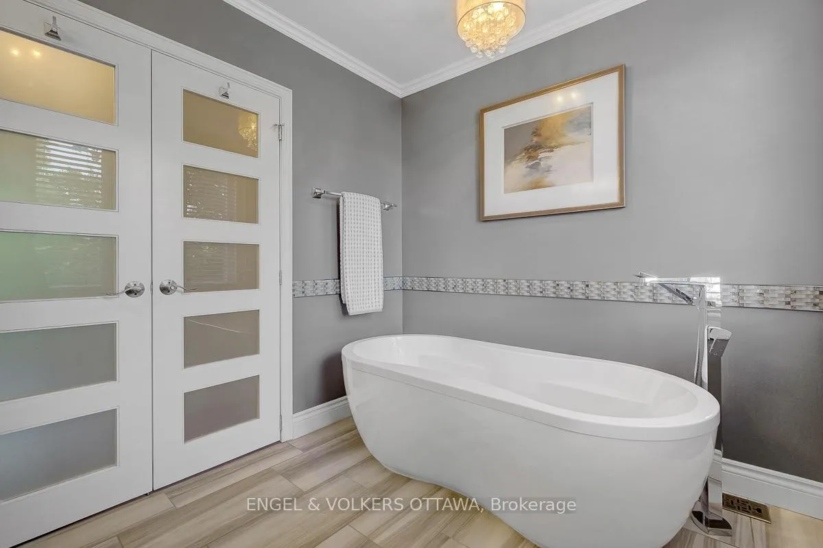 Photo 26 of 10 Rock Avenue, Ottawa, Lindenlea — HOMEH