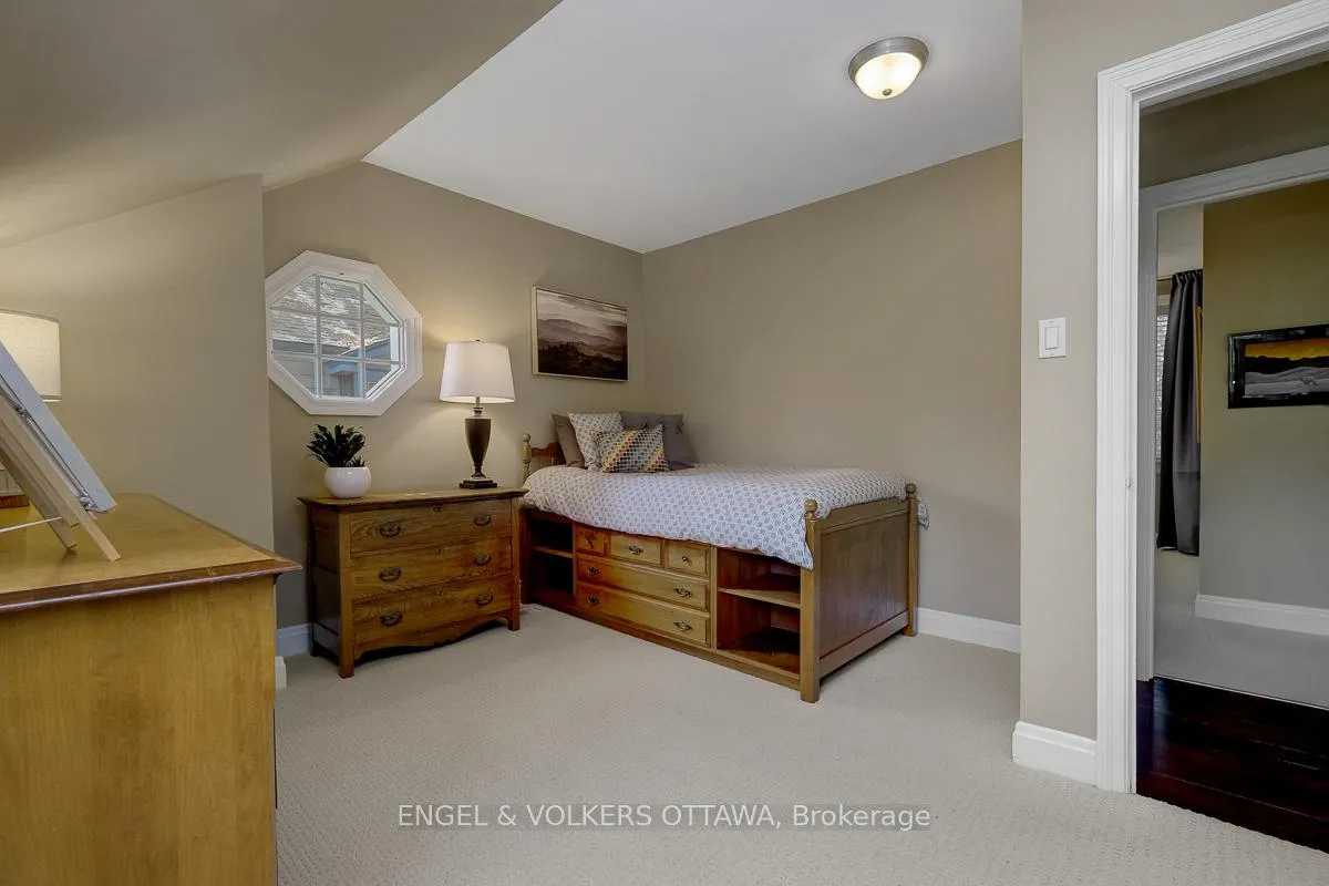 Photo 27 of 10 Rock Avenue, Ottawa, Lindenlea — HOMEH
