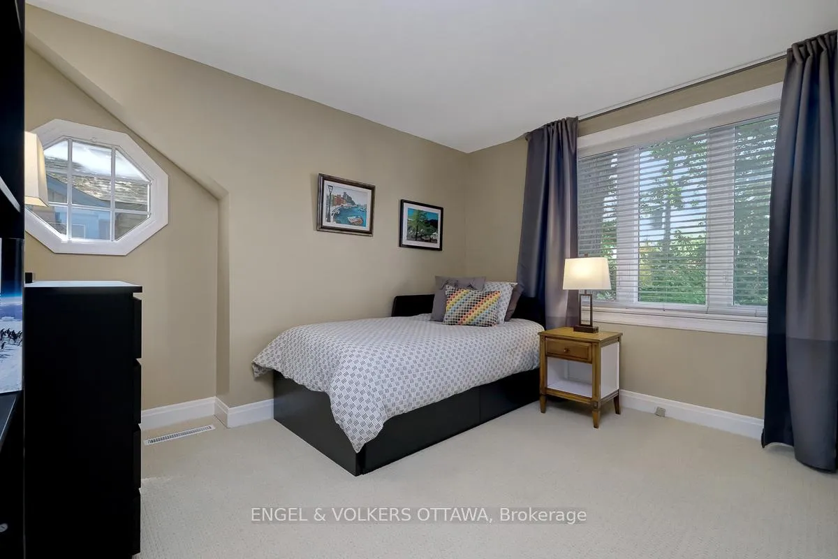 Photo 28 of 10 Rock Avenue, Ottawa, Lindenlea — HOMEH