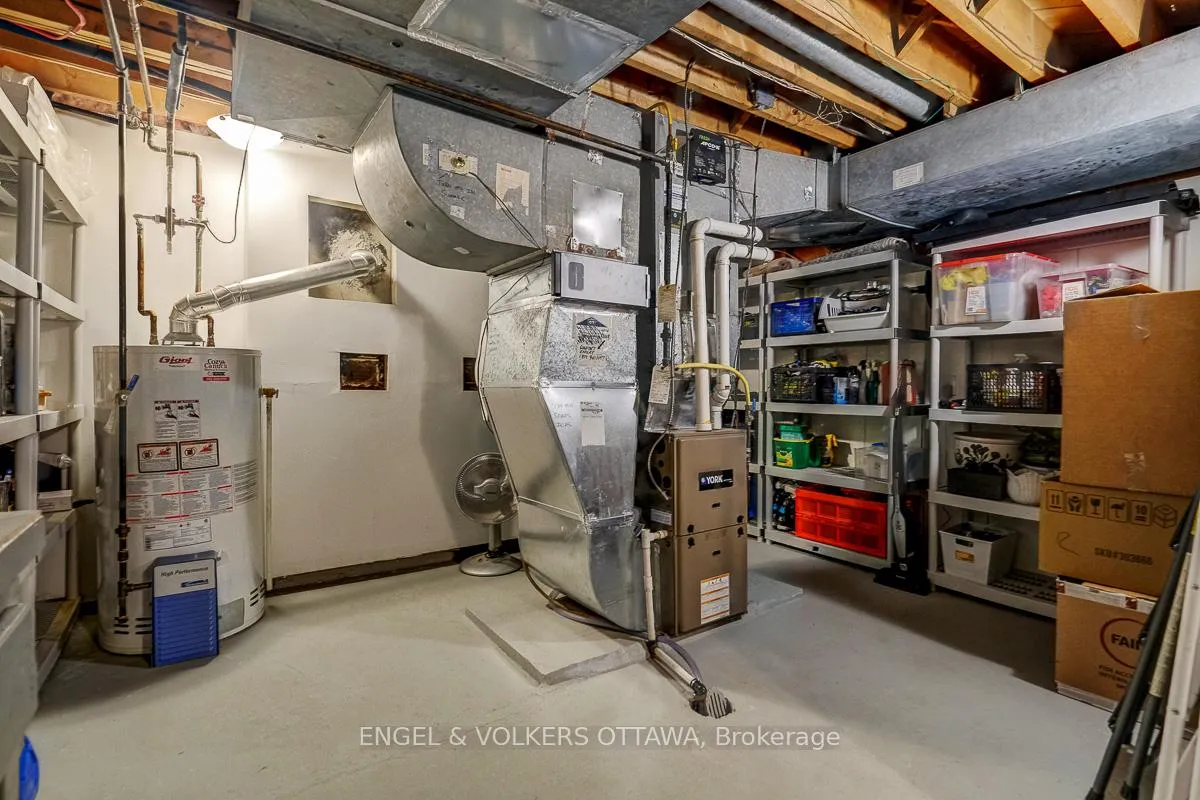 Photo 37 of 10 Rock Avenue, Ottawa, Lindenlea — HOMEH