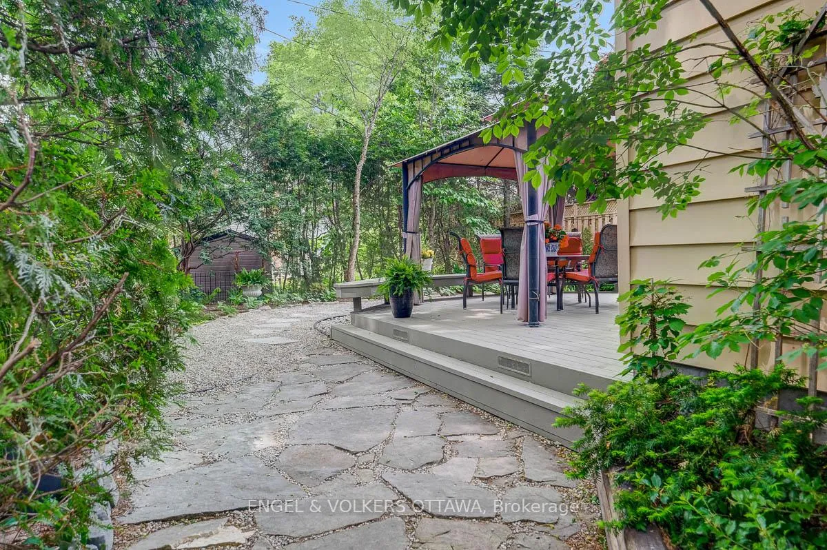 Photo 42 of 10 Rock Avenue, Ottawa, Lindenlea — HOMEH