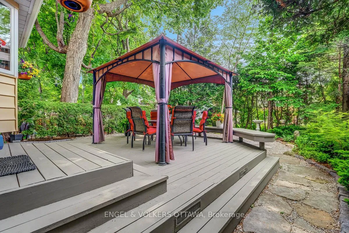 Photo 46 of 10 Rock Avenue, Ottawa, Lindenlea — HOMEH
