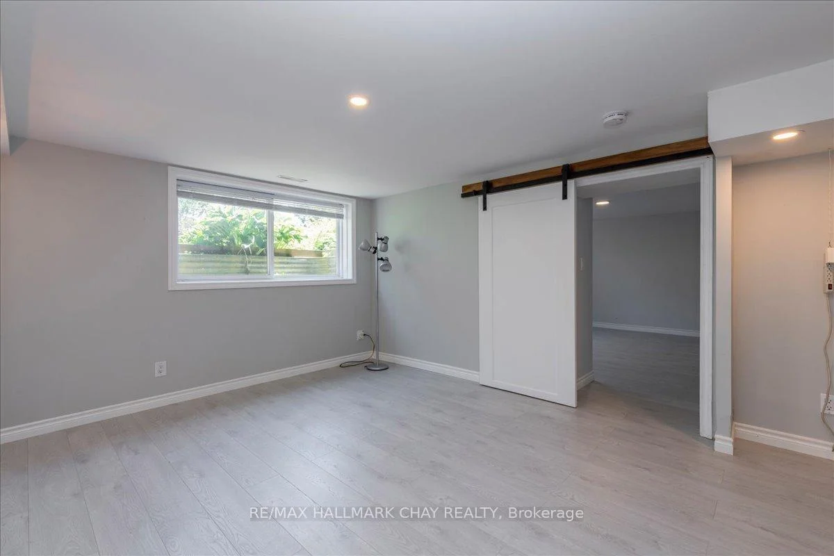 Photo 4 of 69 Rodney Street, Barrie, Codrington — HOMEH