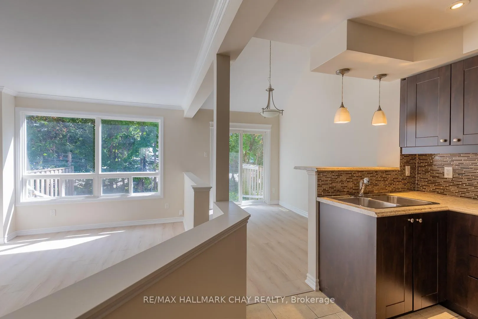 Photo 4 of Unit 2, 12 Lankin Boulevard, Orillia — HOMEH