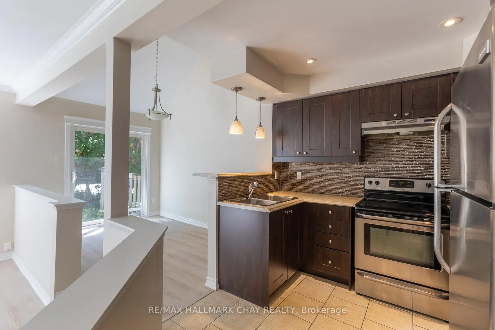 Photo 6 of Unit 2, 12 Lankin Boulevard, Orillia — HOMEH