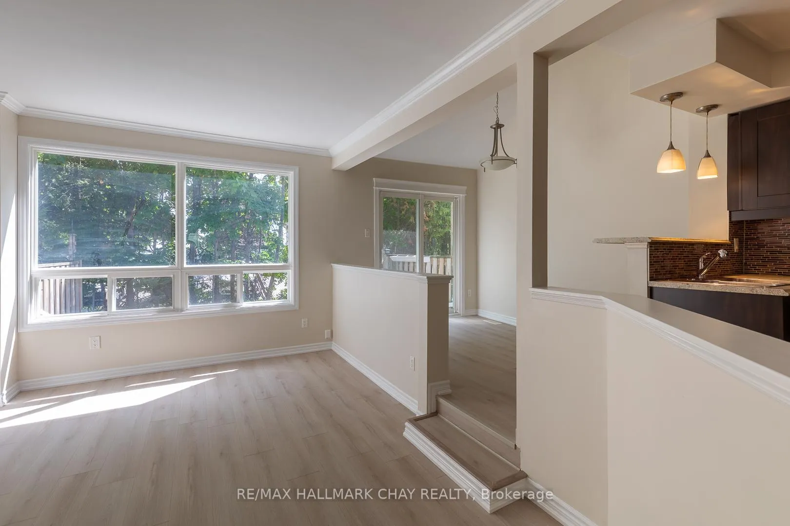 Photo 8 of Unit 2, 12 Lankin Boulevard, Orillia — HOMEH