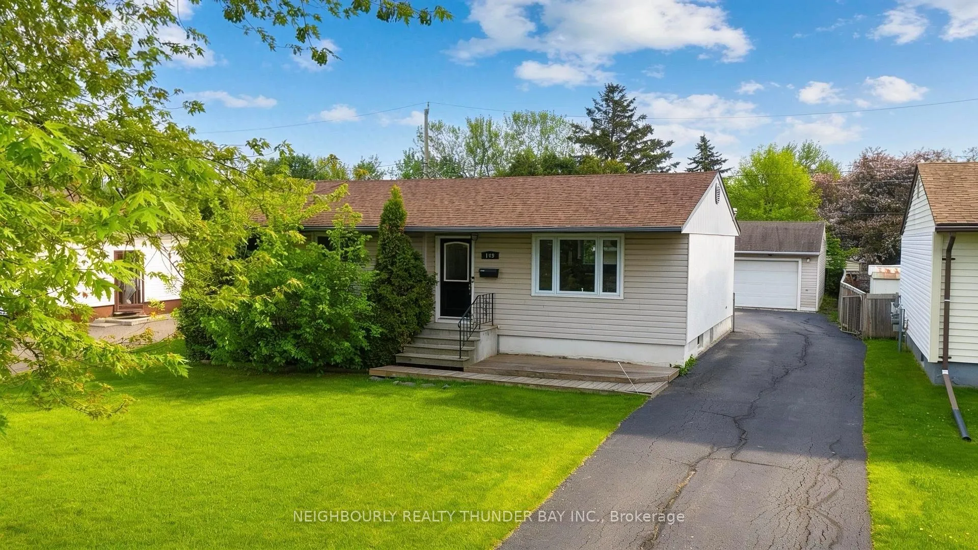 Photo 2 of 148 Newberry Crescent, Thunder Bay, Northwood Park — HOMEH