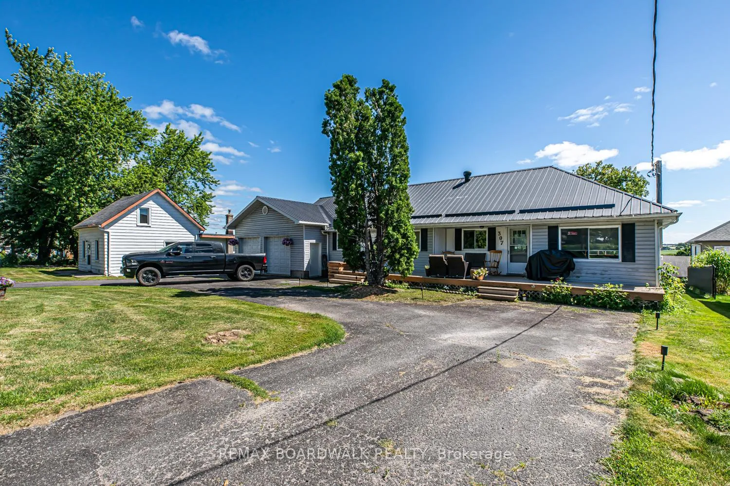 Photo 5 of 303-307 Donald B Munro Drive, Ottawa, Carp — HOMEH