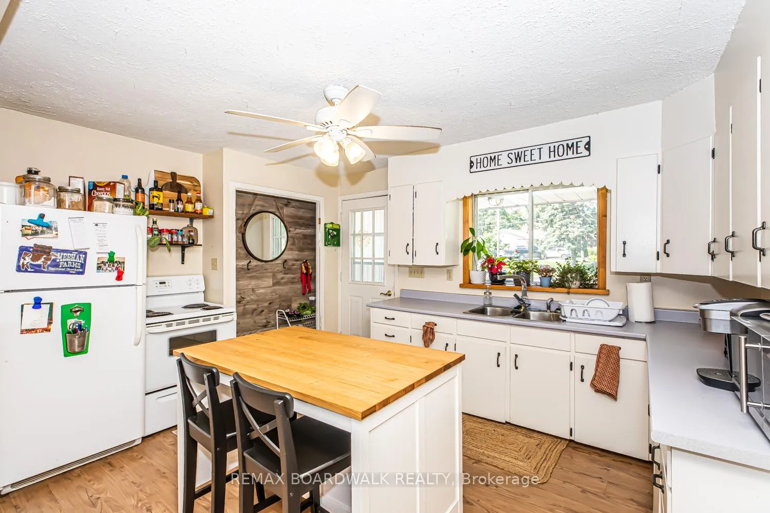 Photo 7 of 303-307 Donald B Munro Drive, Ottawa, Carp — HOMEH