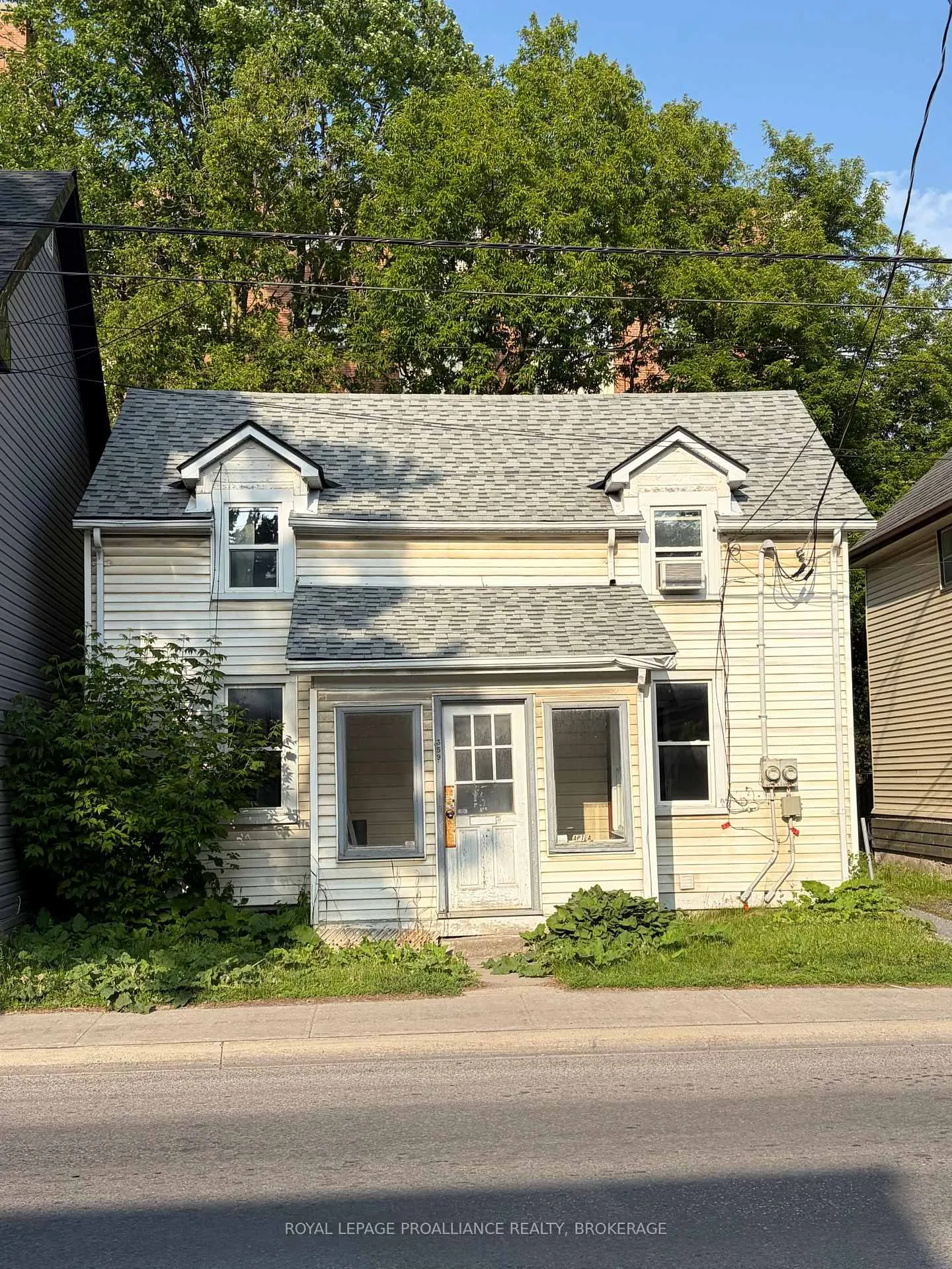 Photo 2 of 359 Division Street, Kingston, East of Sir John A. Blvd — HOMEH