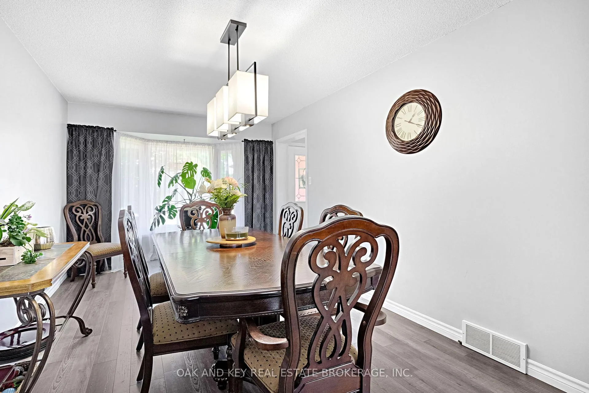 Photo 19 of 54 Napoleon Drive, London, East I — HOMEH