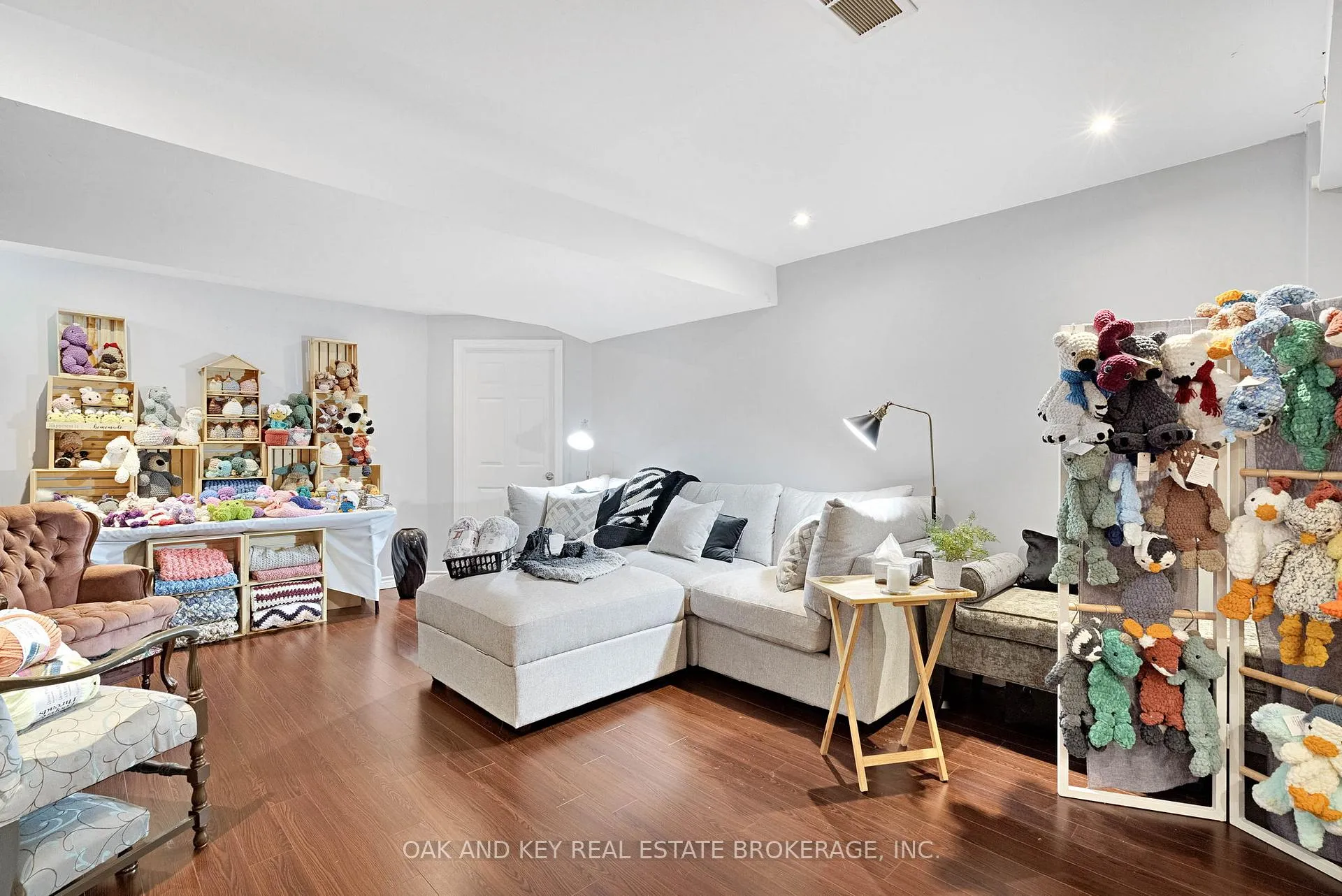 Photo 37 of 54 Napoleon Drive, London, East I — HOMEH