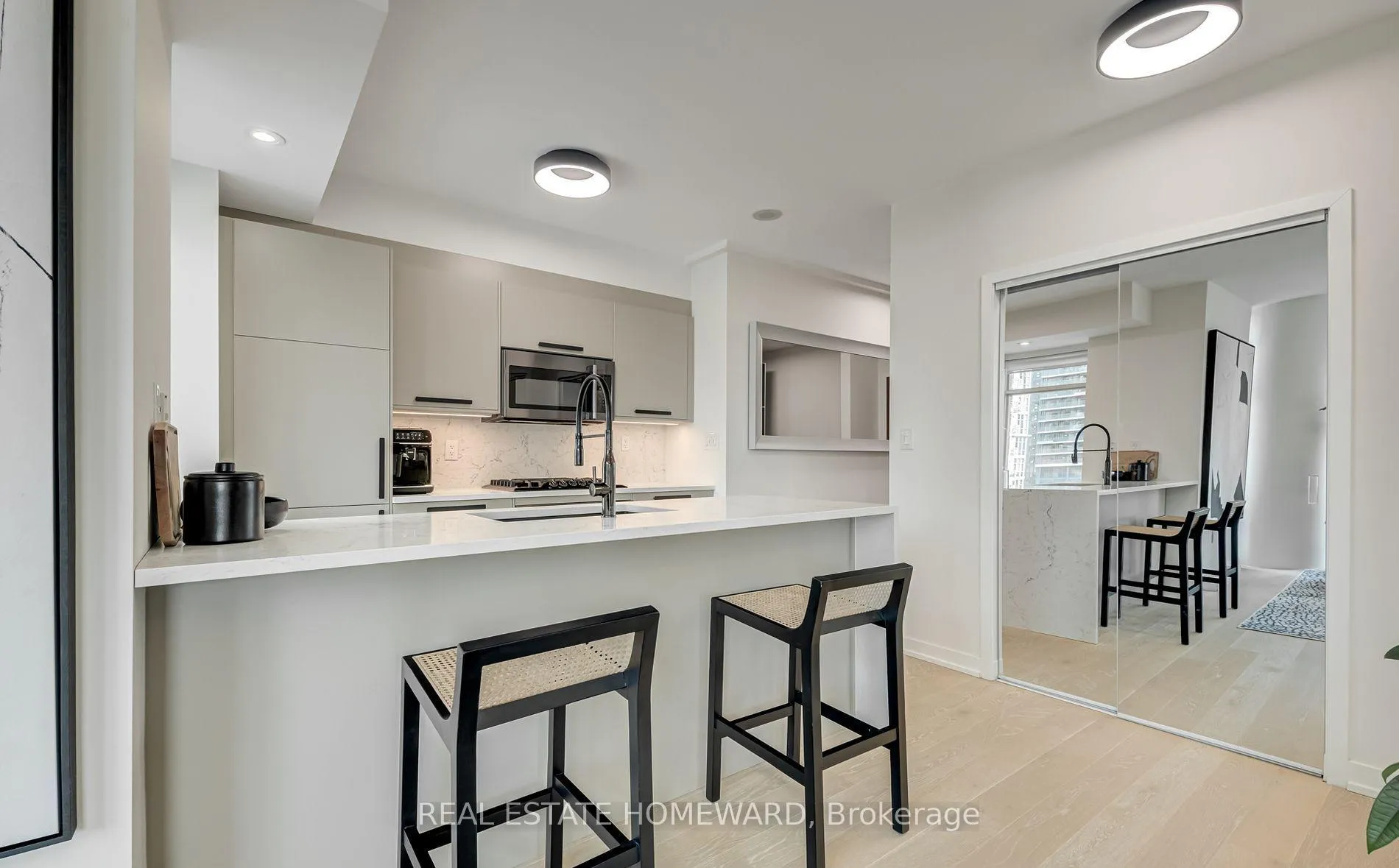 Photo 5 of Unit 1903, 35 Mariner Terrace, Toronto, Waterfront Communities — HOMEH