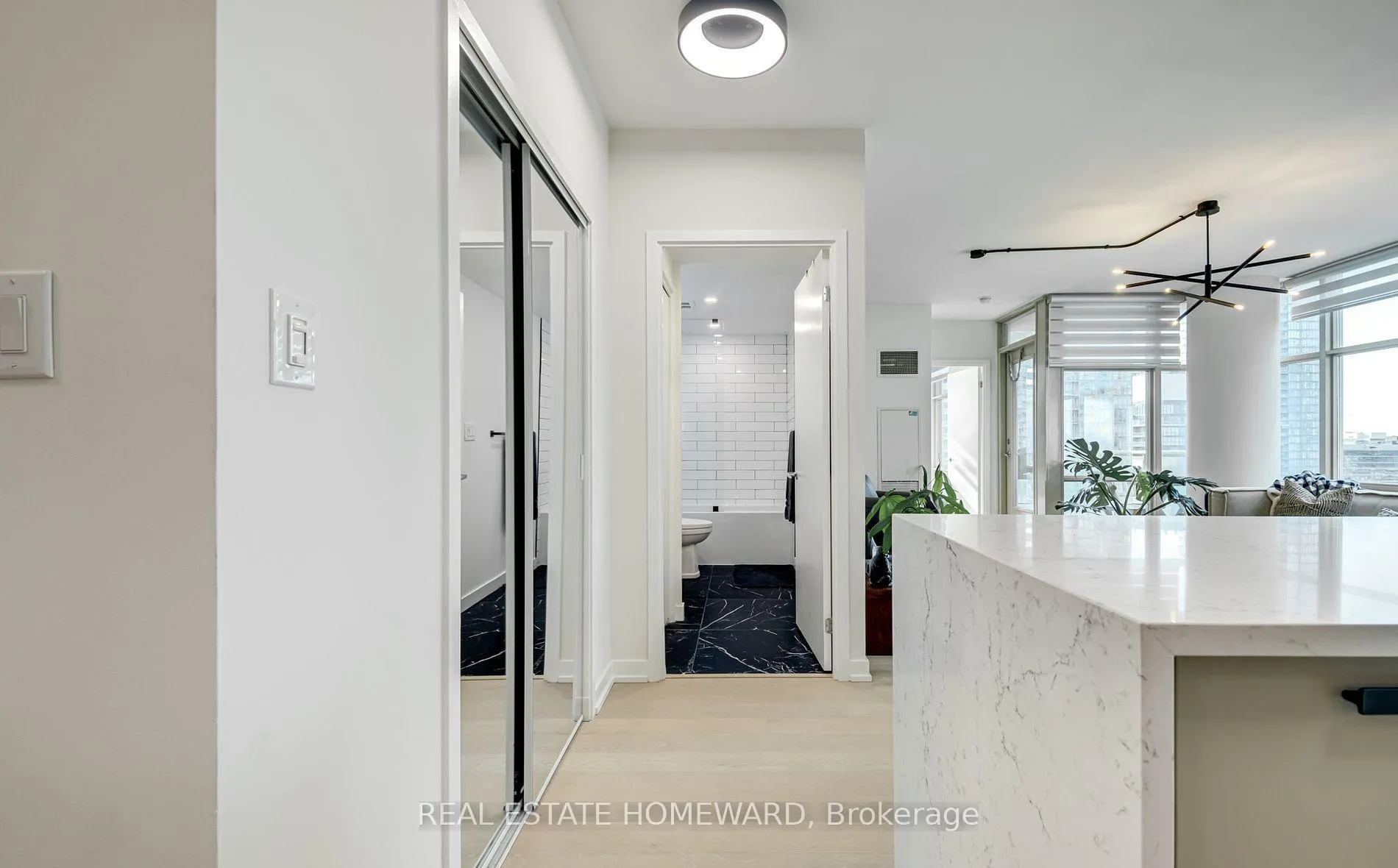 Photo 7 of Unit 1903, 35 Mariner Terrace, Toronto, Waterfront Communities — HOMEH