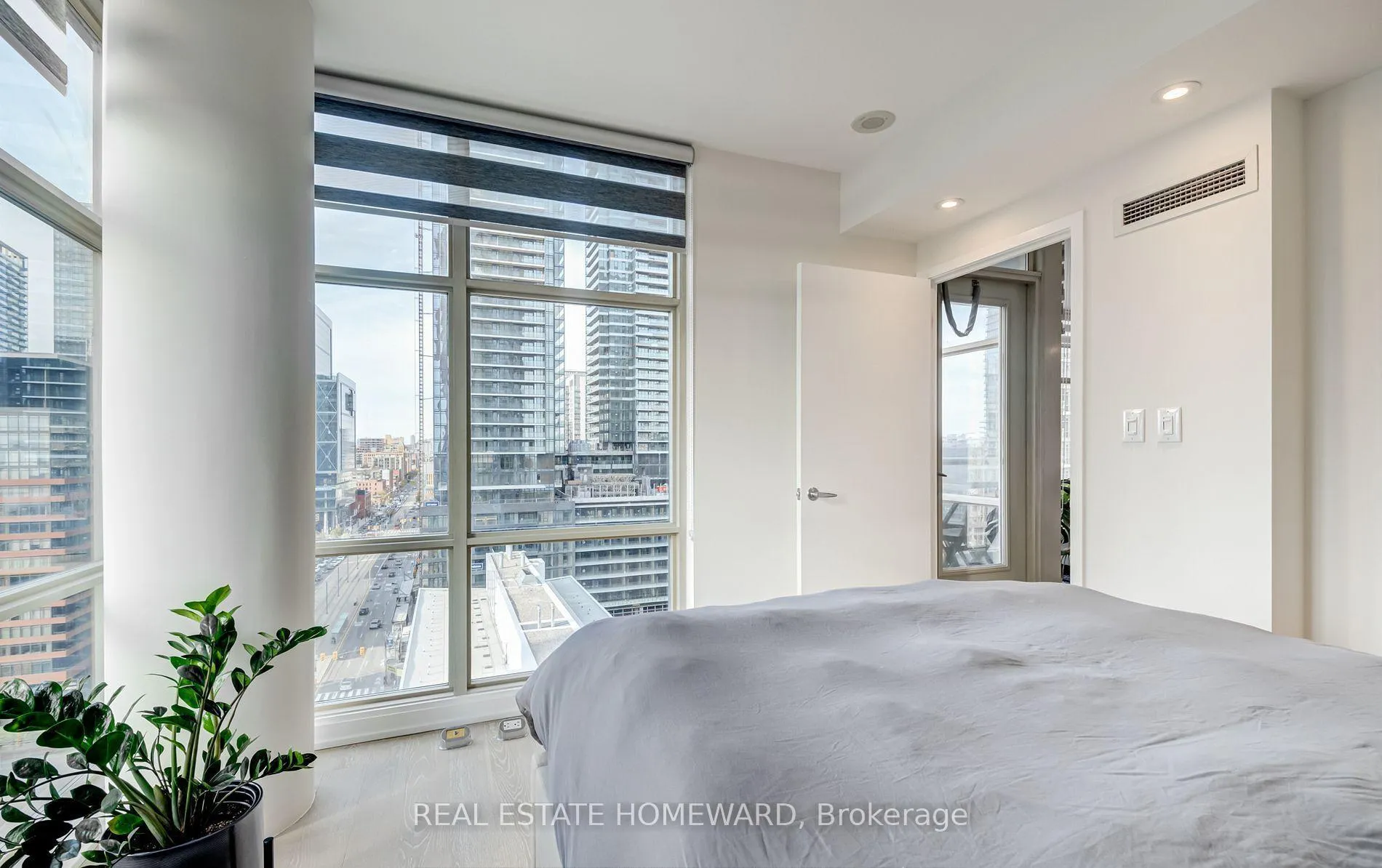 Photo 14 of Unit 1903, 35 Mariner Terrace, Toronto, Waterfront Communities — HOMEH