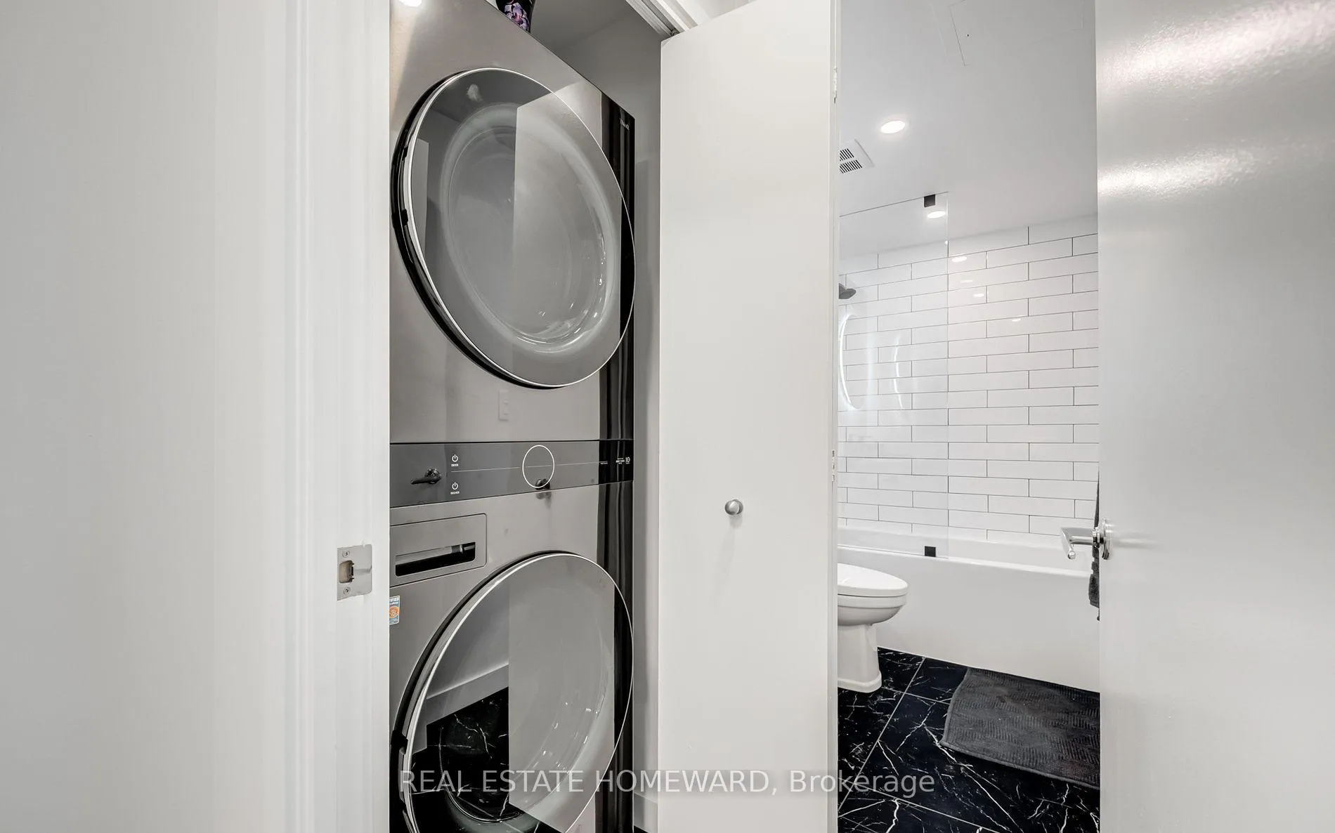 Photo 19 of Unit 1903, 35 Mariner Terrace, Toronto, Waterfront Communities — HOMEH