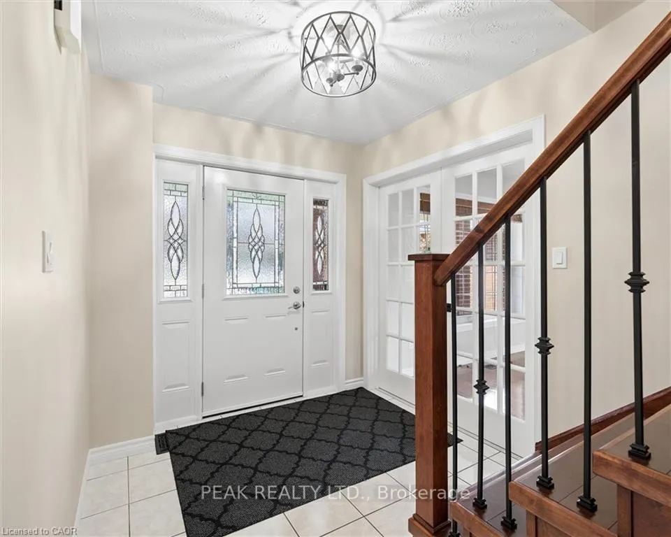 Photo 4 of 44 Tami Court, Kitchener, Grand River North — HOMEH