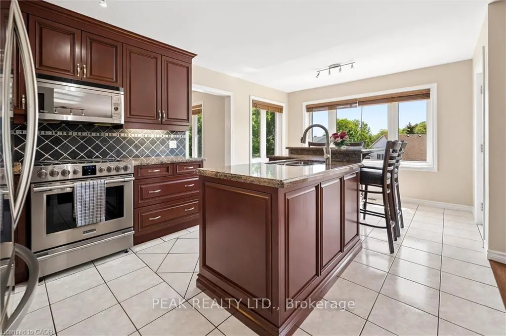 Photo 10 of 44 Tami Court, Kitchener, Grand River North — HOMEH