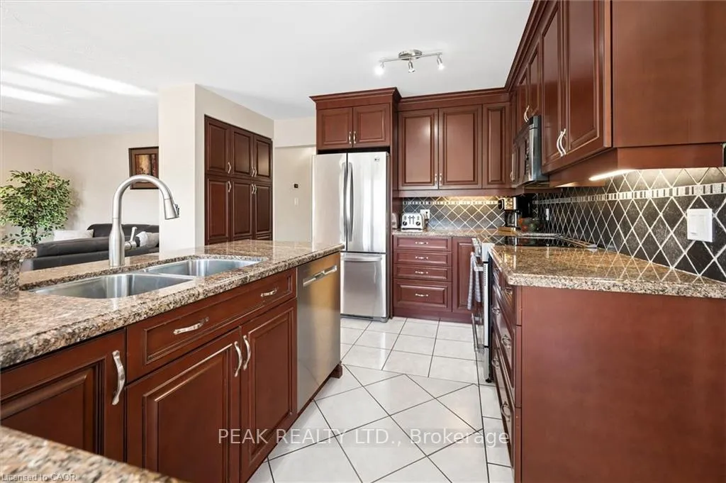 Photo 12 of 44 Tami Court, Kitchener, Grand River North — HOMEH