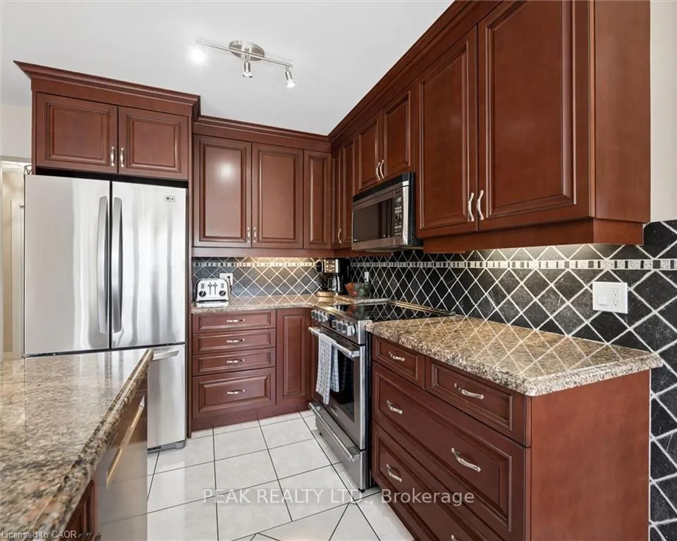 Photo 13 of 44 Tami Court, Kitchener, Grand River North — HOMEH