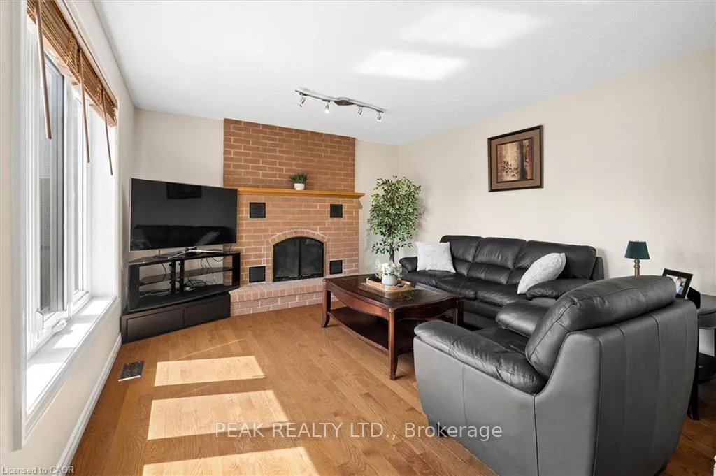 Photo 15 of 44 Tami Court, Kitchener, Grand River North — HOMEH