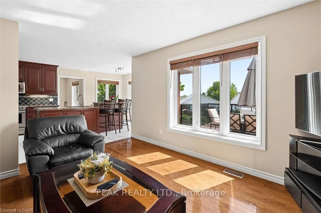 Photo 16 of 44 Tami Court, Kitchener, Grand River North — HOMEH