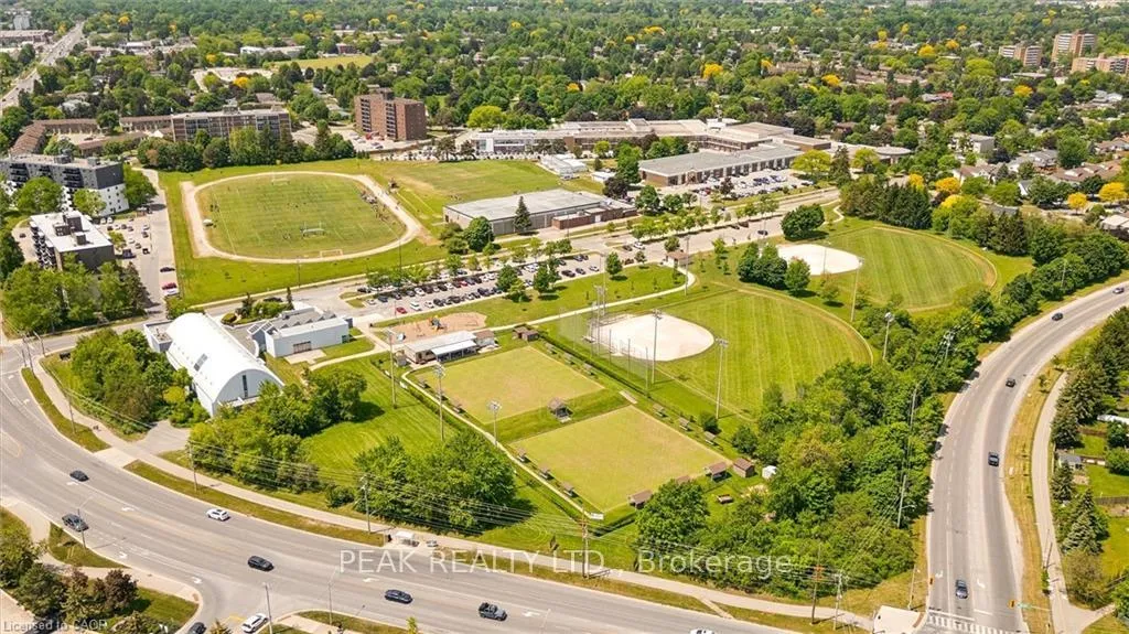 Photo 45 of 44 Tami Court, Kitchener, Grand River North — HOMEH