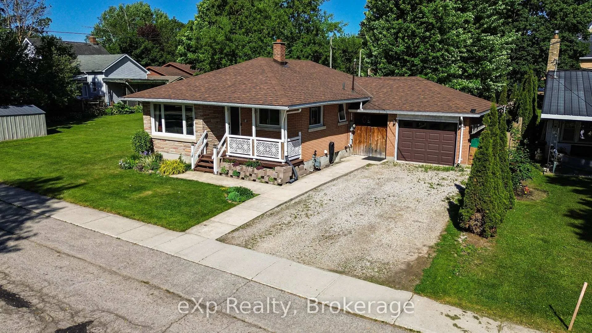 Photo 3 of 64 Raglan Street W, Minto — HOMEH