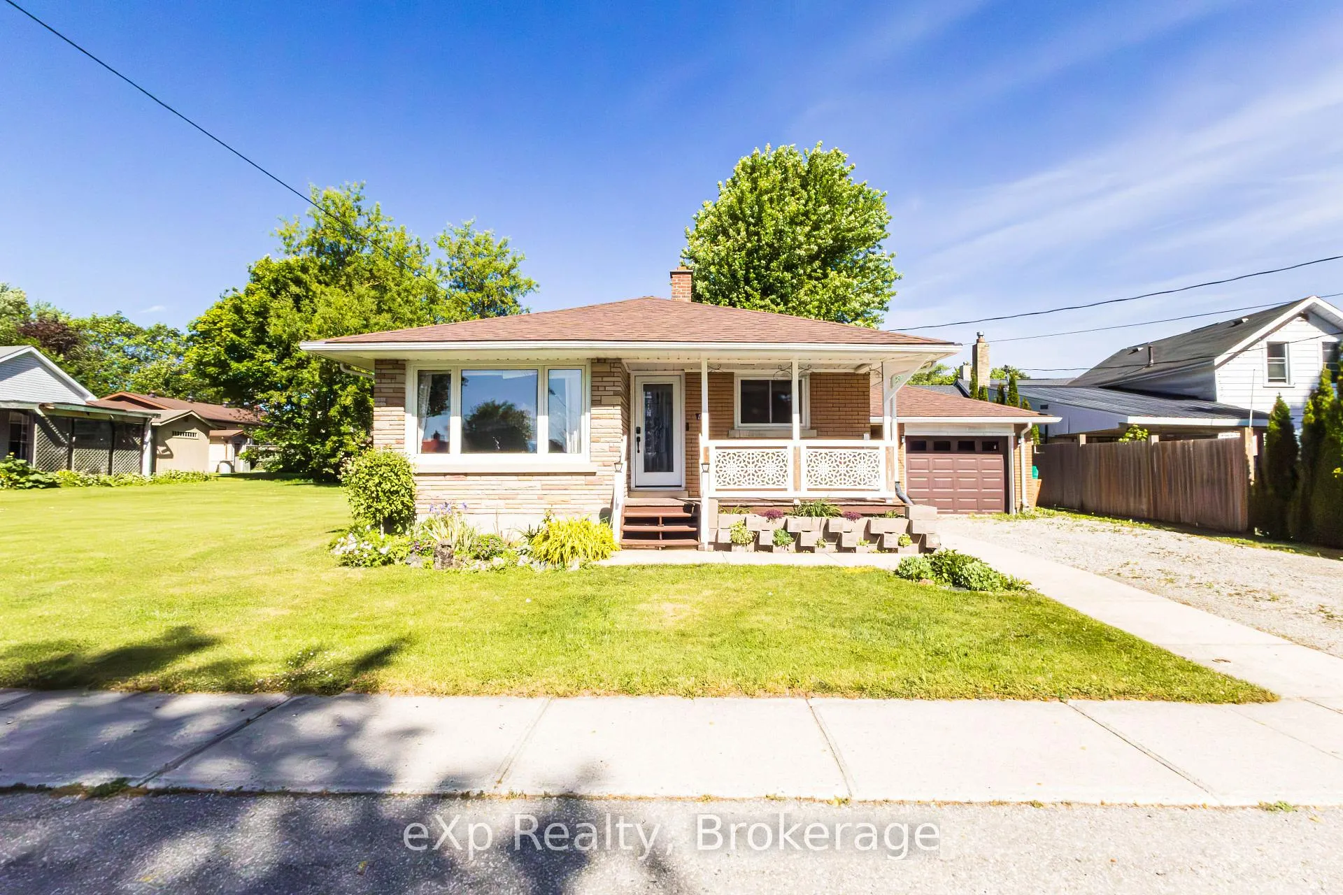 Photo 4 of 64 Raglan Street W, Minto — HOMEH
