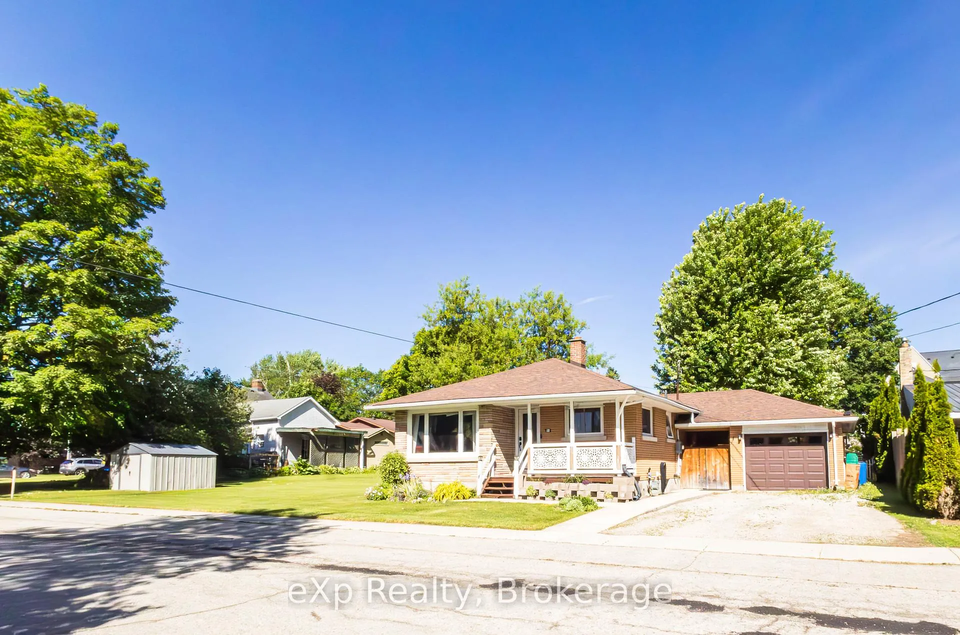Photo 8 of 64 Raglan Street W, Minto — HOMEH