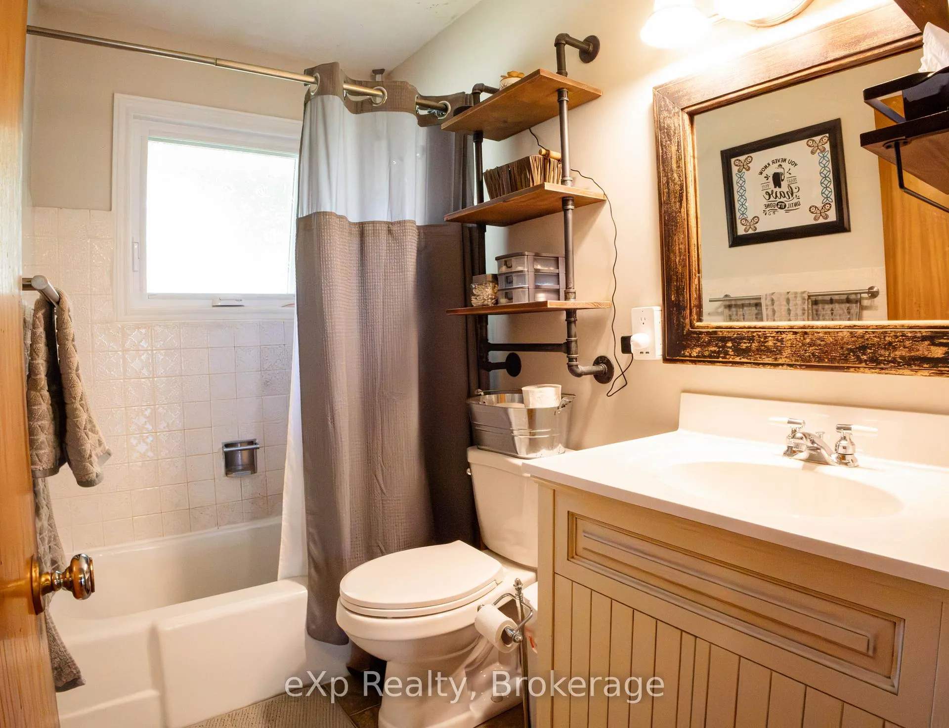 Photo 19 of 64 Raglan Street W, Minto — HOMEH