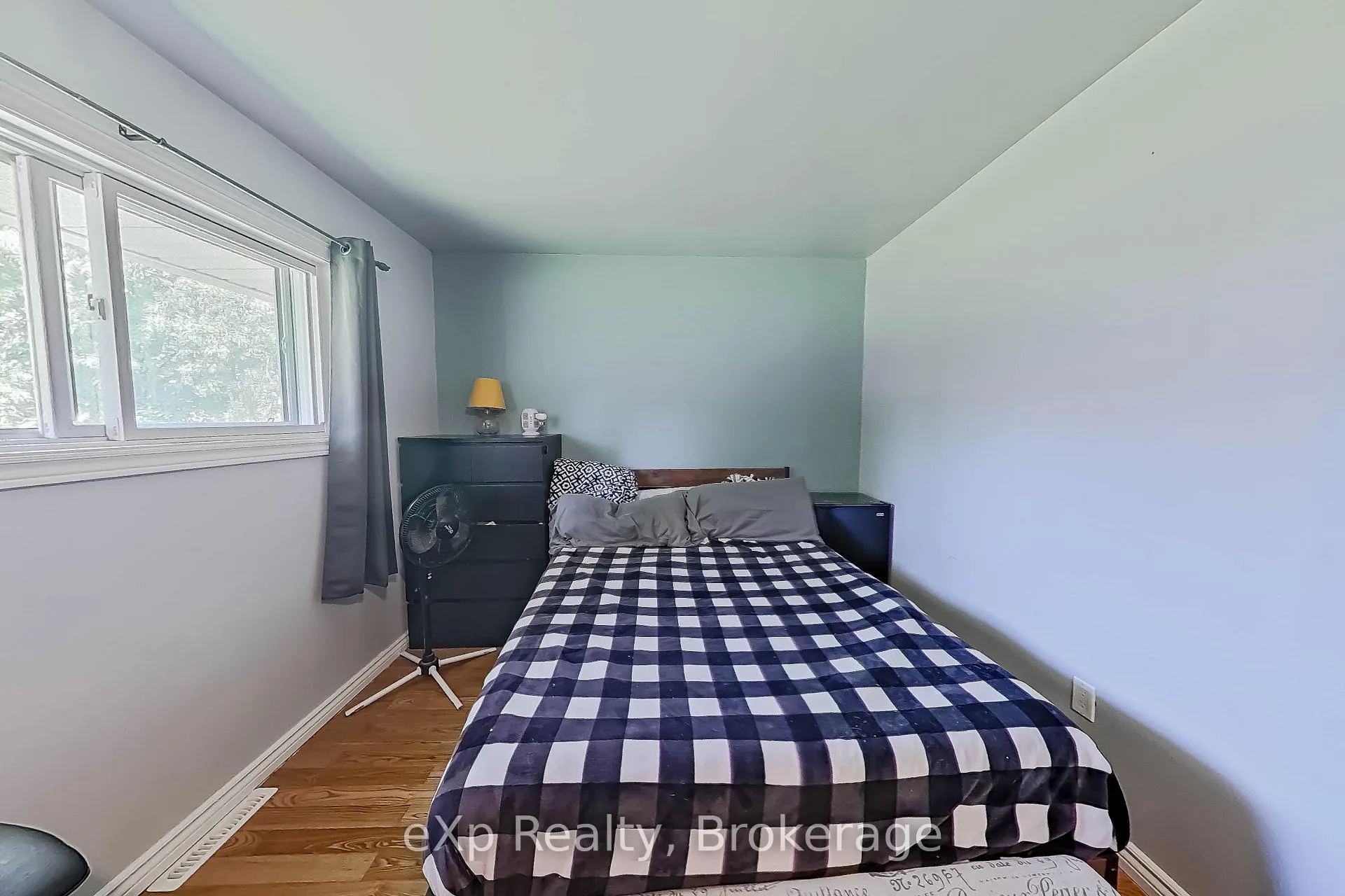 Photo 21 of 64 Raglan Street W, Minto — HOMEH