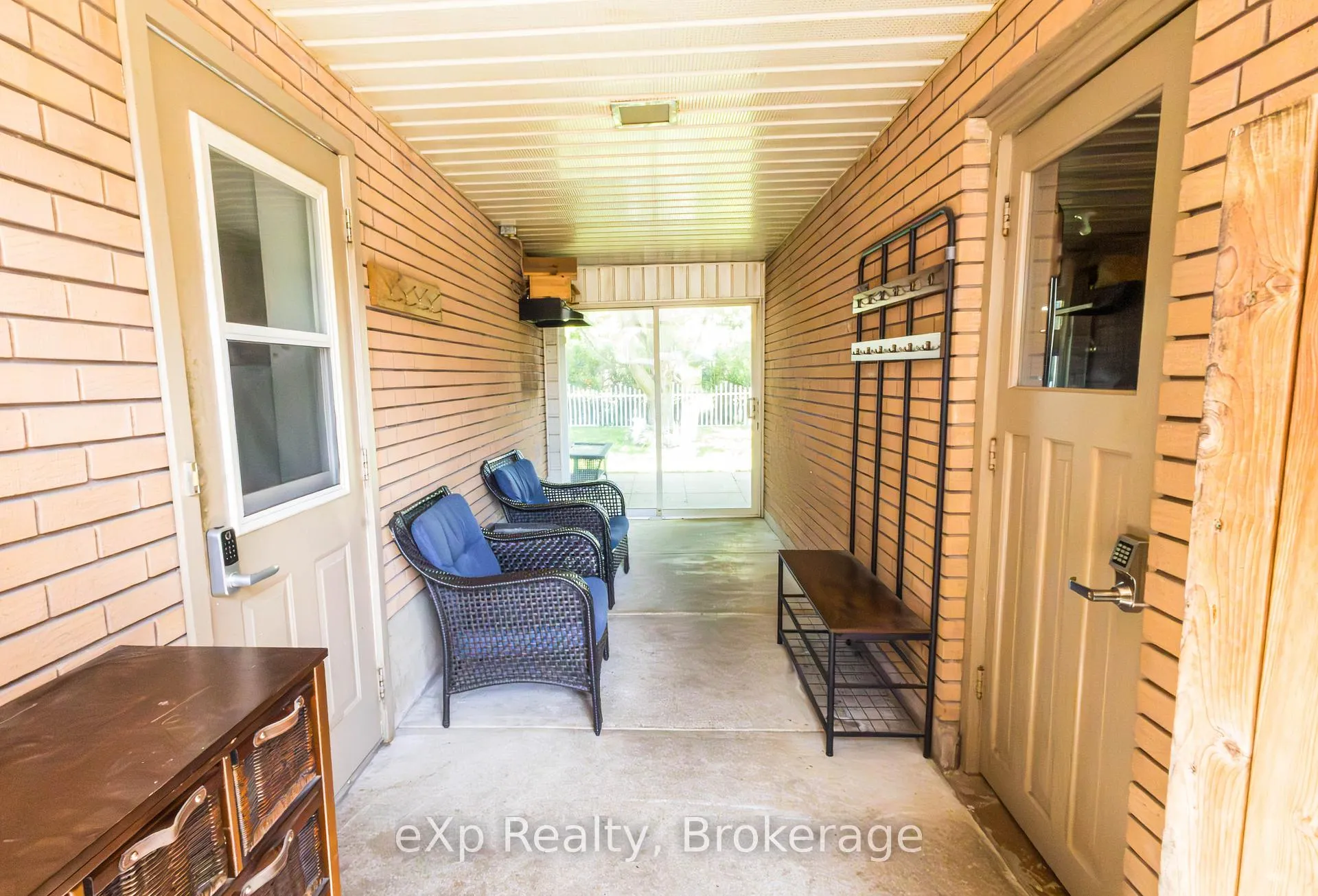 Photo 24 of 64 Raglan Street W, Minto — HOMEH
