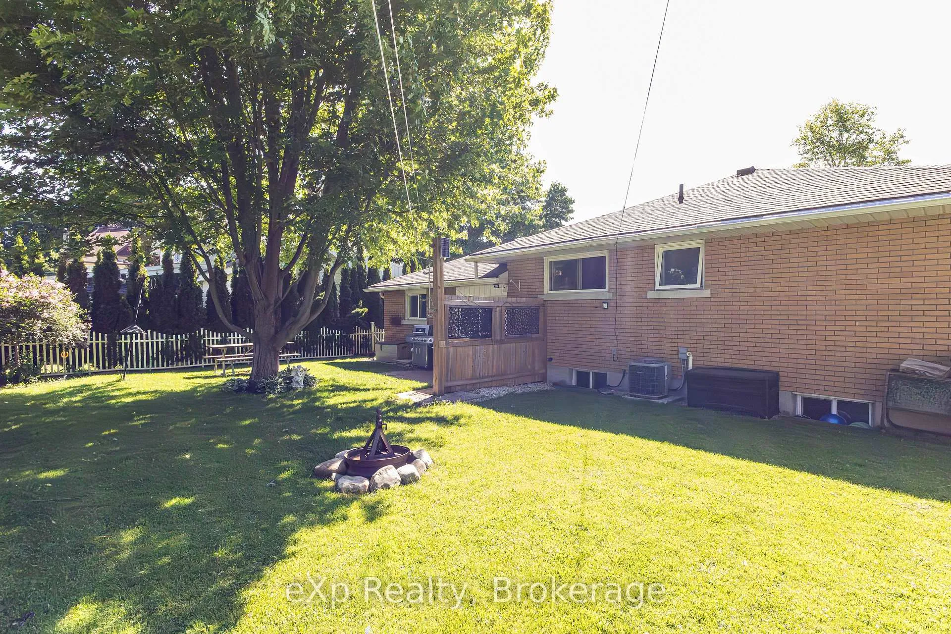 Photo 28 of 64 Raglan Street W, Minto — HOMEH