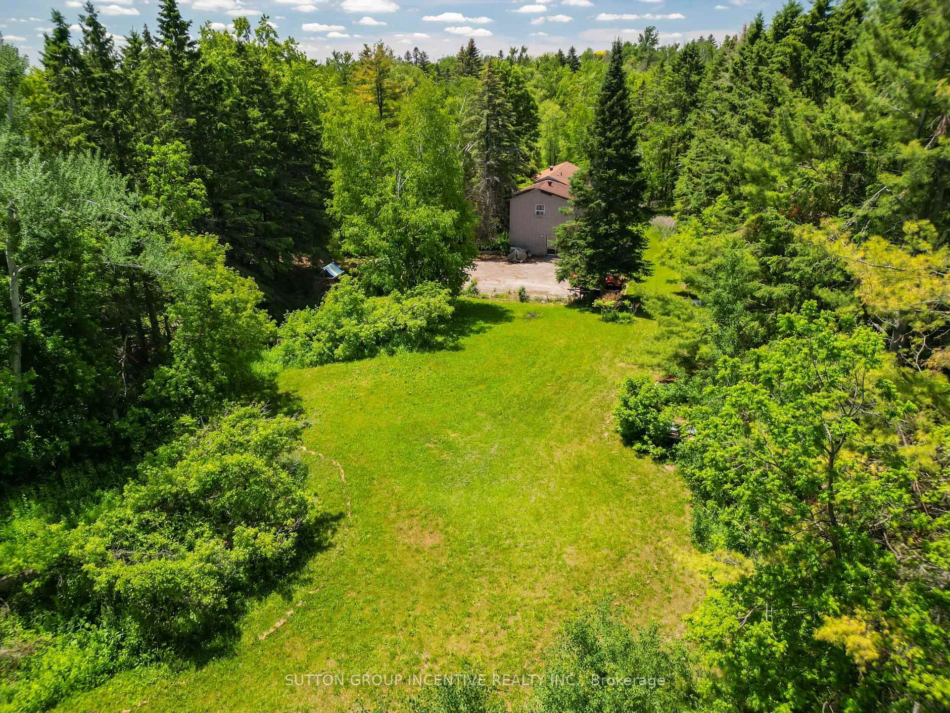 Photo 4 of 2110 Killarney Beach Road, Innisfil, Rural Innisfil — HOMEH