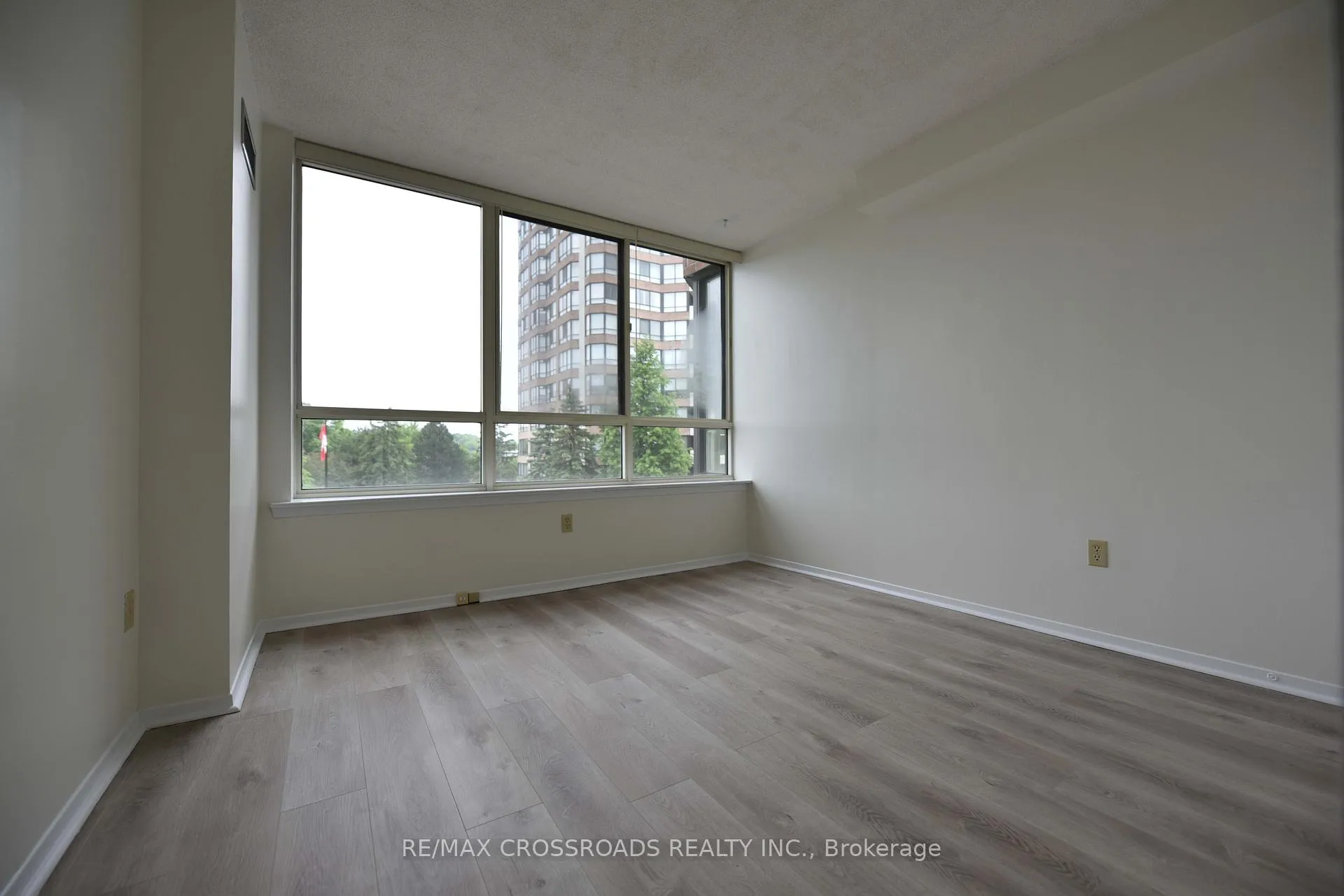 Photo 13 of Unit #301, 55 Austin Drive, Markham, Markville — HOMEH