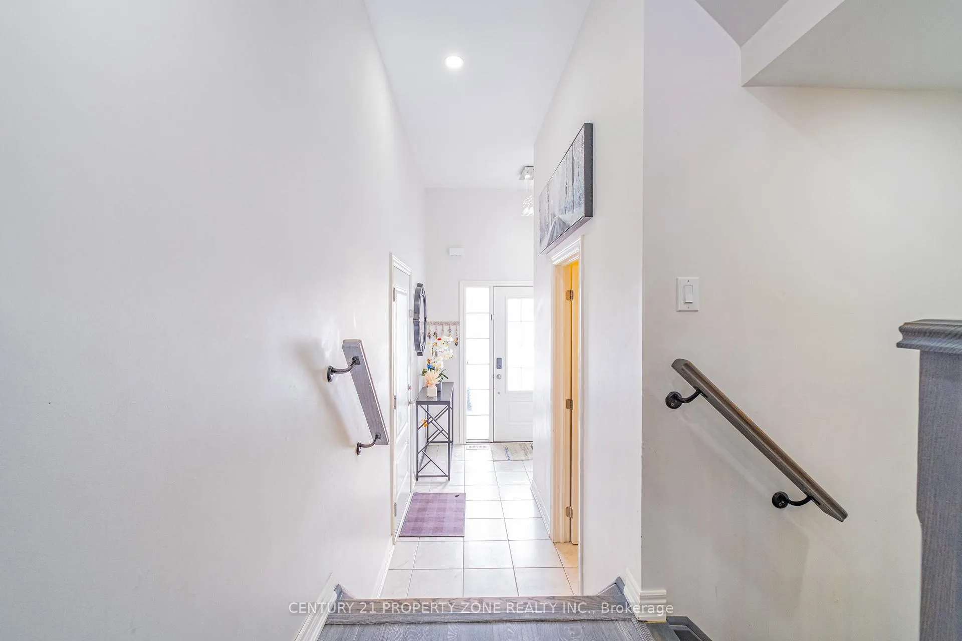 Photo 5 of 22 Churchlea Mews, Orillia — HOMEH