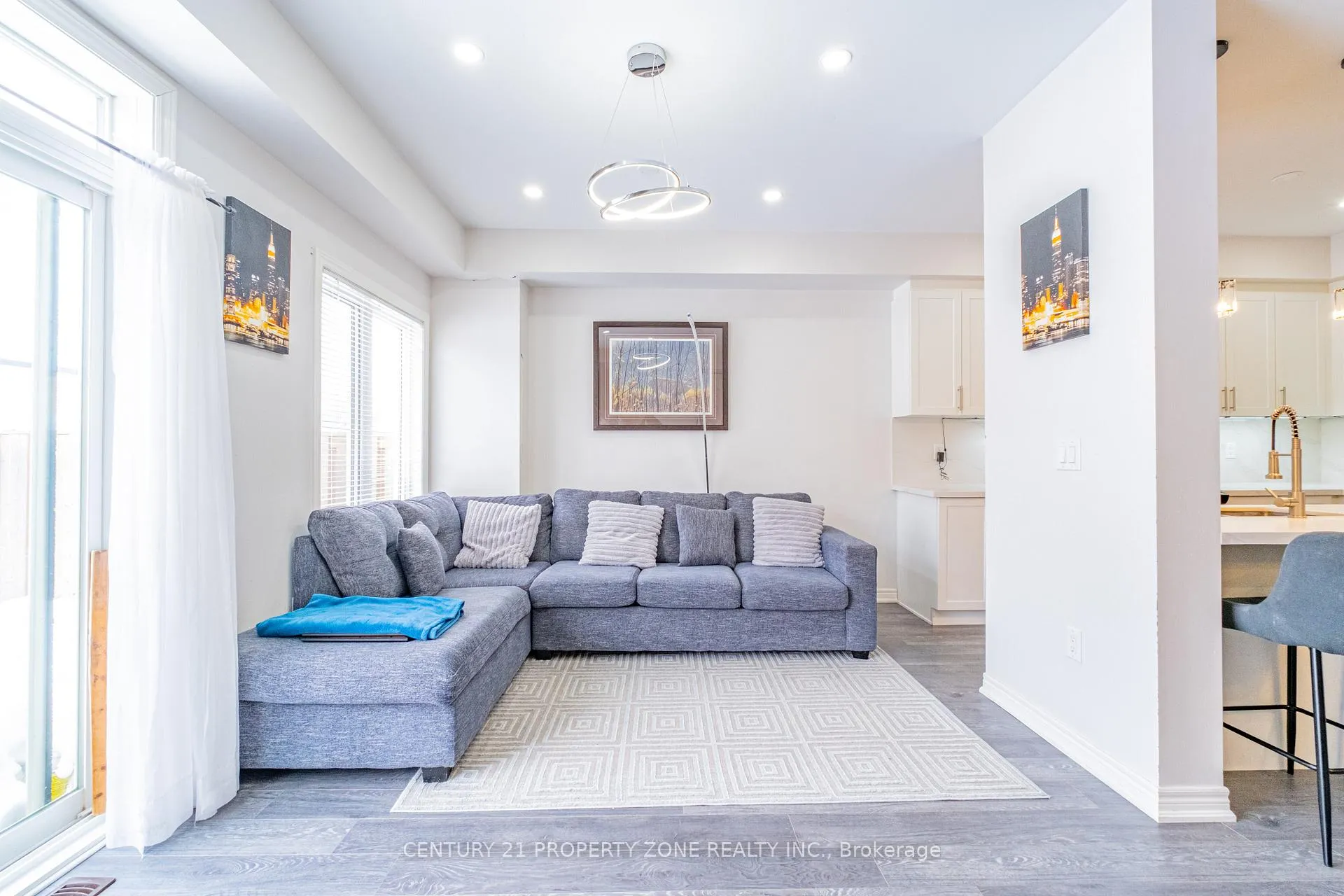 Photo 11 of 22 Churchlea Mews, Orillia — HOMEH
