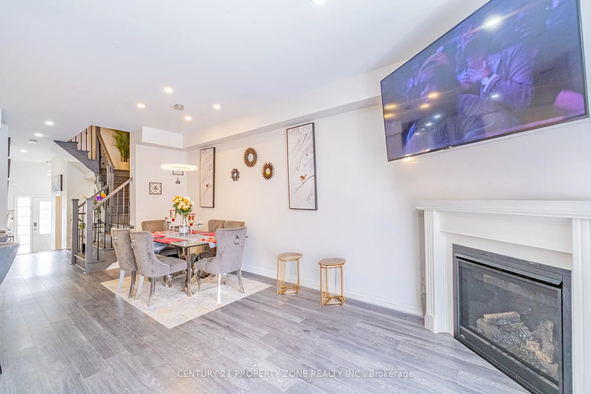 Photo 12 of 22 Churchlea Mews, Orillia — HOMEH