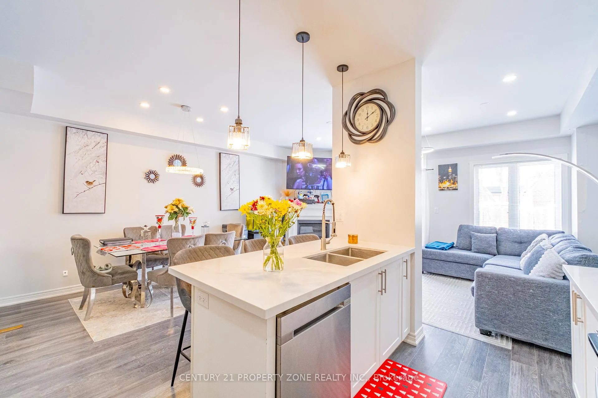 Photo 15 of 22 Churchlea Mews, Orillia — HOMEH
