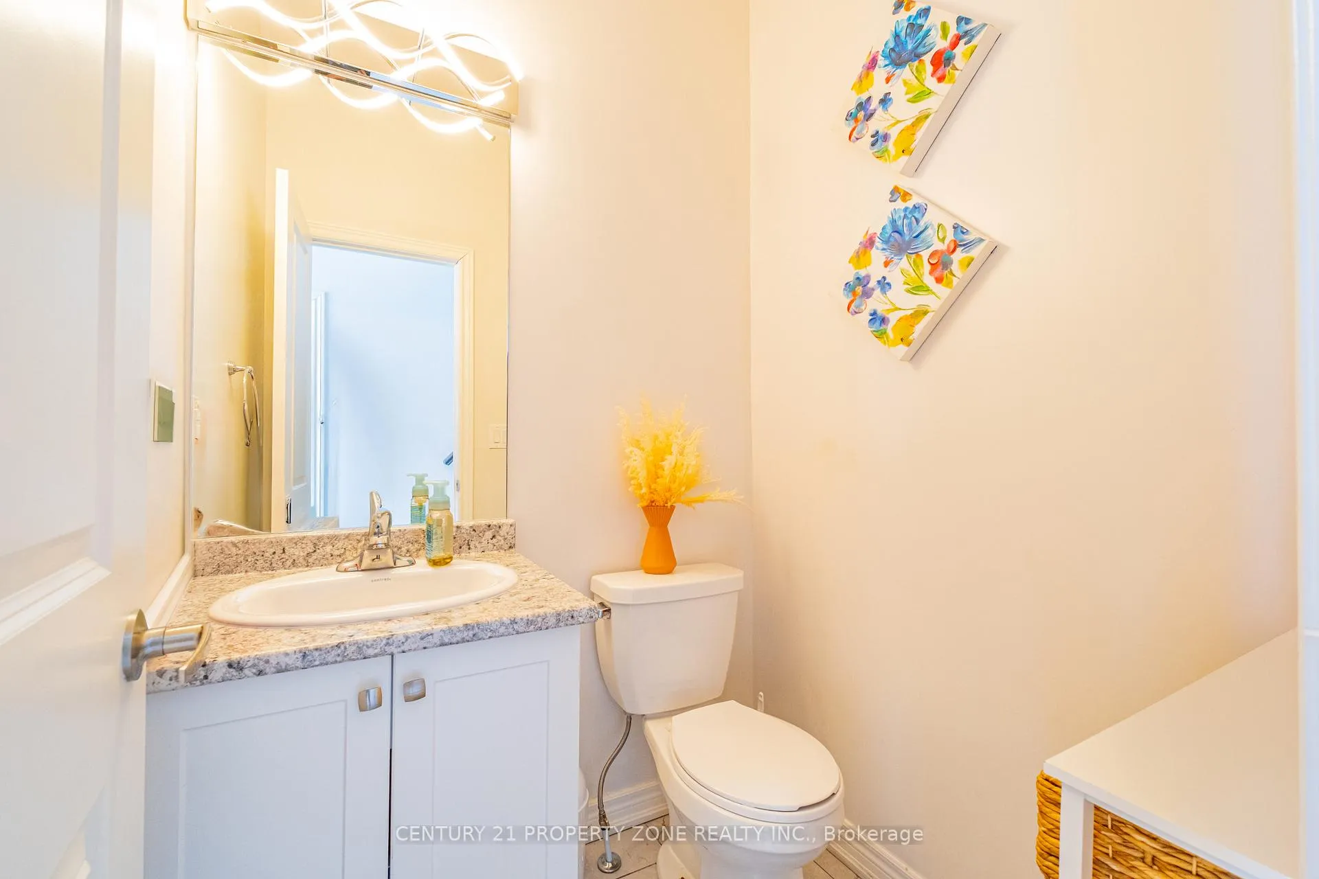Photo 16 of 22 Churchlea Mews, Orillia — HOMEH