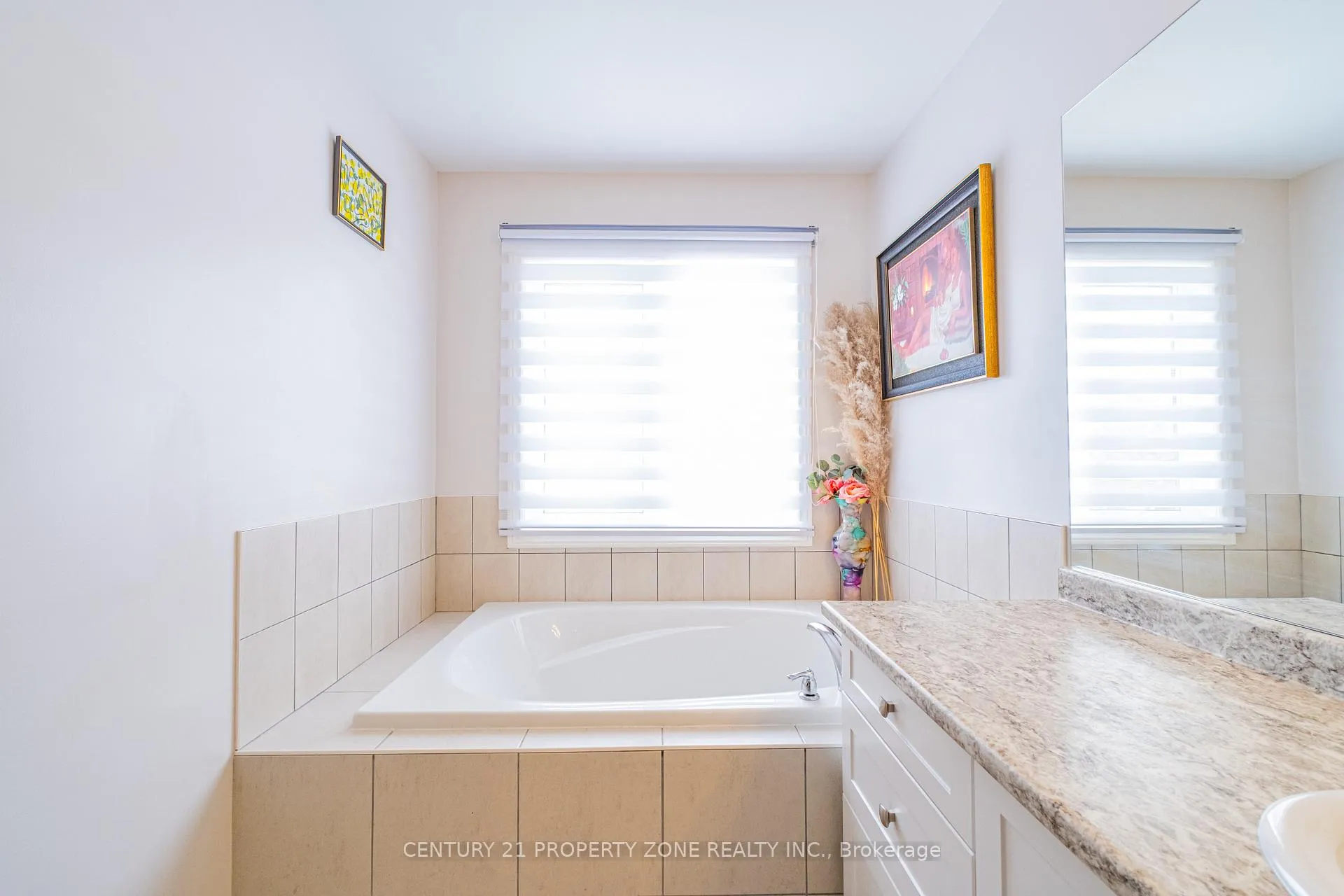 Photo 24 of 22 Churchlea Mews, Orillia — HOMEH