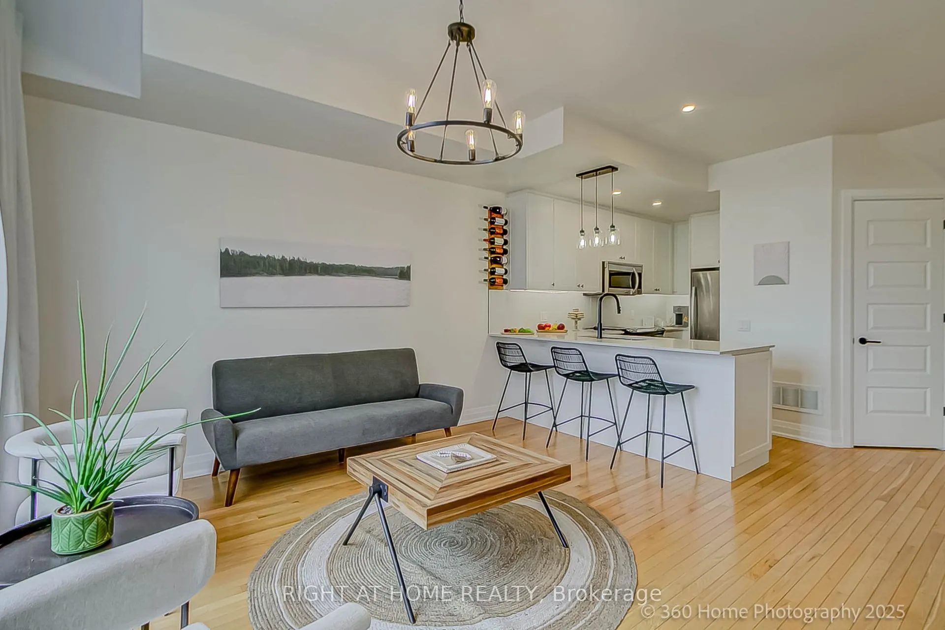 Photo 5 of Unit 31, 8169 Kipling Avenue, Vaughan, West Woodbridge — HOMEH