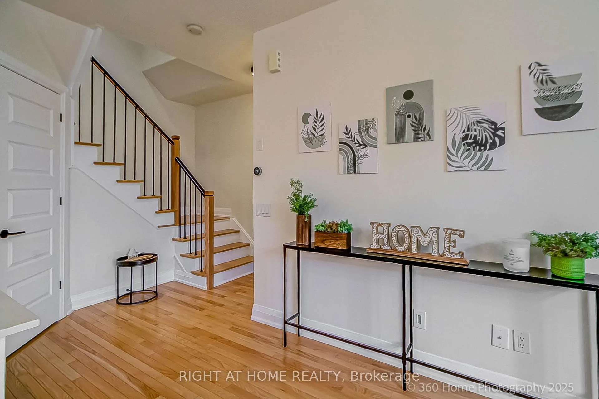 Photo 9 of Unit 31, 8169 Kipling Avenue, Vaughan, West Woodbridge — HOMEH