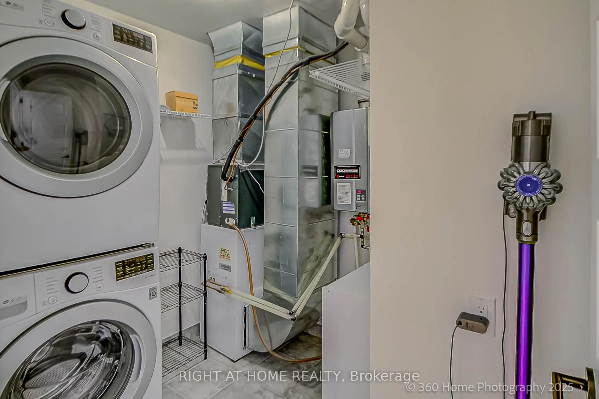 Photo 19 of Unit 31, 8169 Kipling Avenue, Vaughan, West Woodbridge — HOMEH